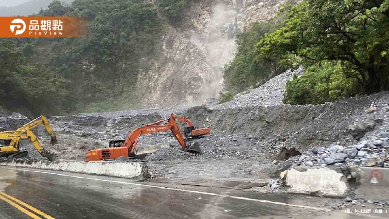 雨炸花蓮鐵公路一度都斷！今晨提早搶通