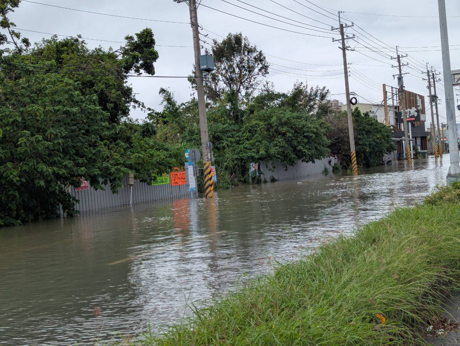 豪雨襲嘉義！逾9600戶曾停電　台電動員近800人搶修已全復電