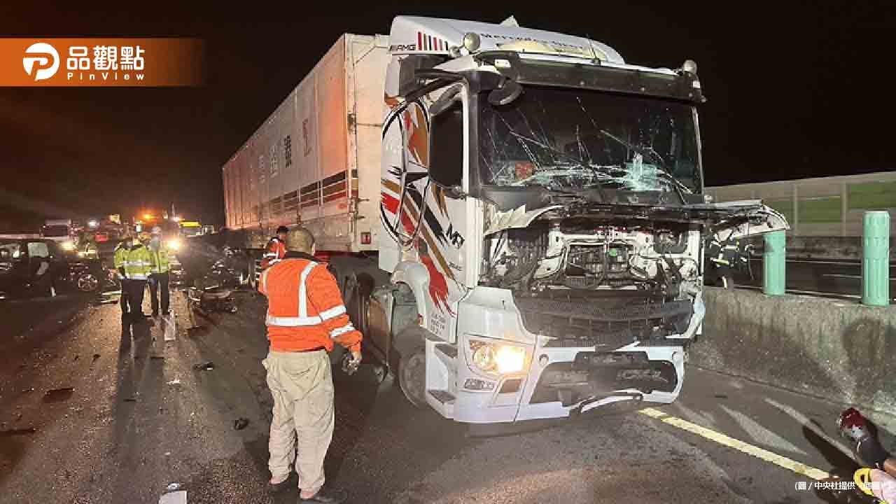 悚！國一豐原段4車連環追撞！1駕駛滿臉血困車內 共1死8傷